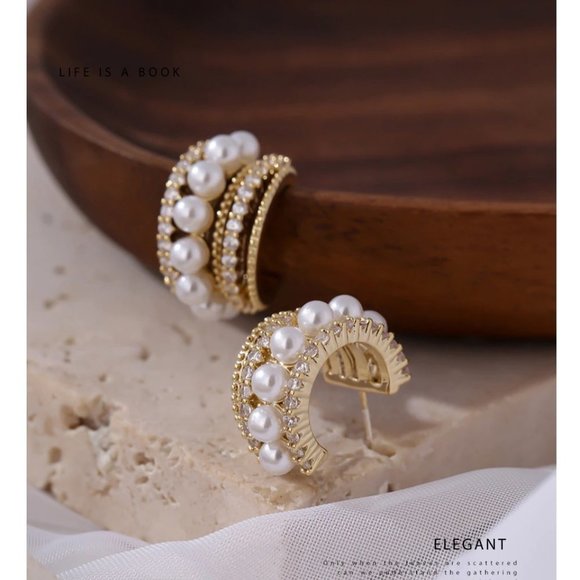 NEW 18K Gold Plated Pearl Diamond Hoop Earrings - Picture 4 of 7